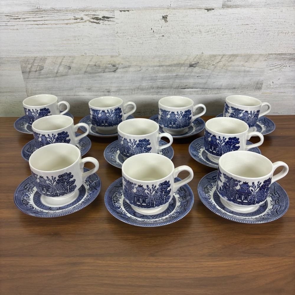Churchill England  China Vintage Blue Willow Tea Cup‎ & Saucer Set  - 20pc
